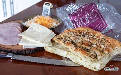 Крок-місьє сирий