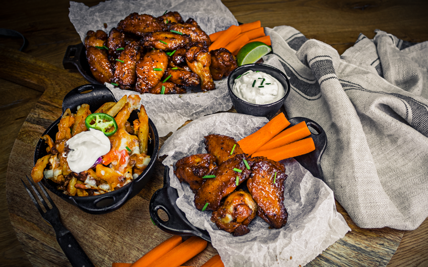 подання страви Курячі крила на рожні