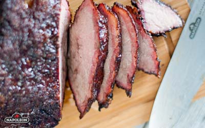 Kopchenaya-govyadina-narezannaya-s-korochkoi