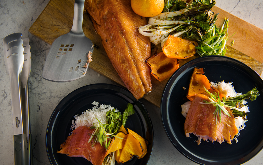 сервірування страви Копчений лосось