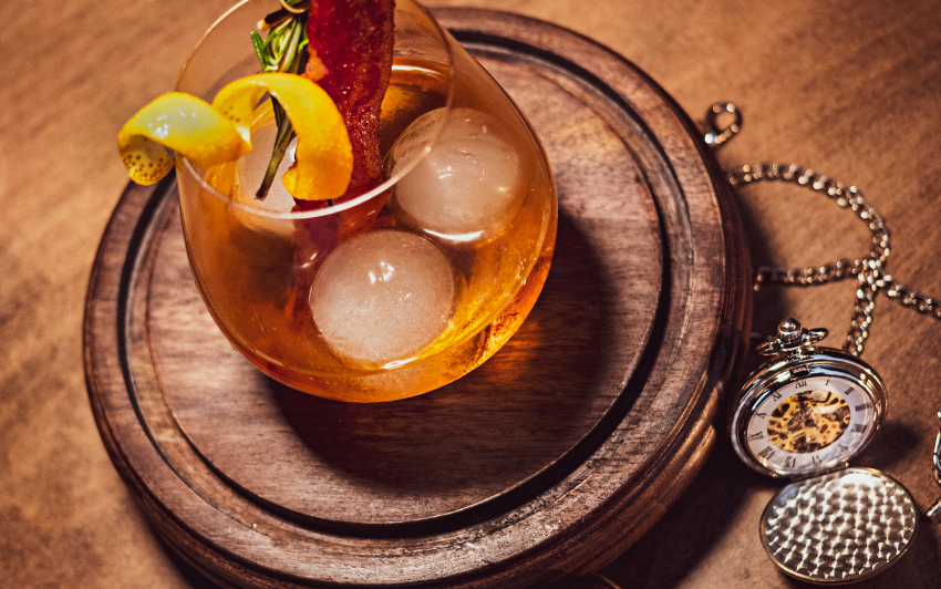 подача коктейлю з димом