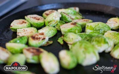 brusselska-kapusta-v-limonnom-masle-na-skovorode