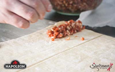 kak-napolnit-rol-farshem