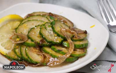 ogurechiy-salat-gotoviy