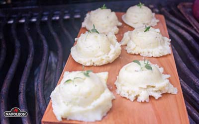 картопля на дошці