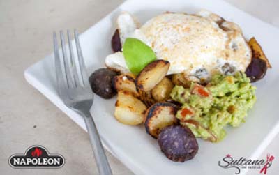 sous-guakamole-s-yaycom-i-kartoshkoy