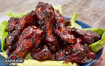 gotovie-kopchenie-kurinnie-krilishki-na-grile-napoleon